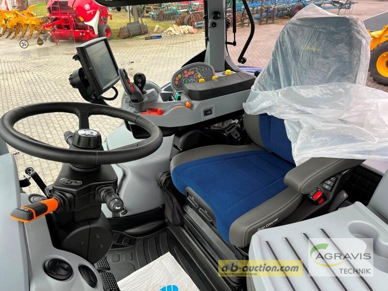 New Holland T 7.245 AUTO COMMAND 8
